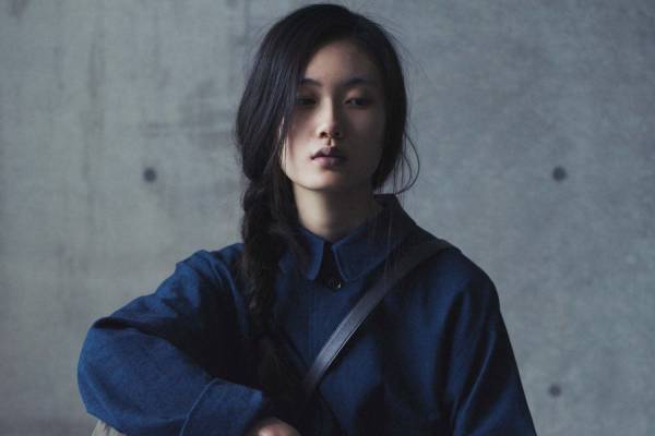 Y'sのジェンダーレスウェア「ワイズ バングオン！」インド着想のチェックシャツやチャイナコート