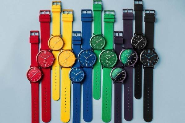 ベーリングより“北極のオーロラ”着想のカラフルウォッチ、2サイズで展開