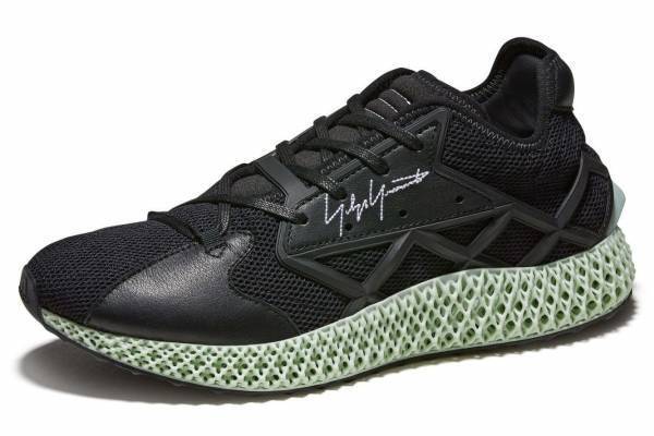 Y-3のスニーカー「Y-3 ランナー 4D」新作、厚底の高機能ミッドソール×刺繍入りアッパー