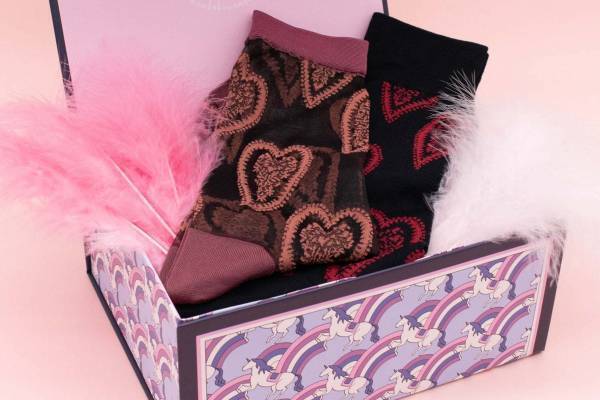 キワンダ“クリスマス”に向けたソックスやタイツ、松屋銀座で販売 - 初のカップ&ソーサーも