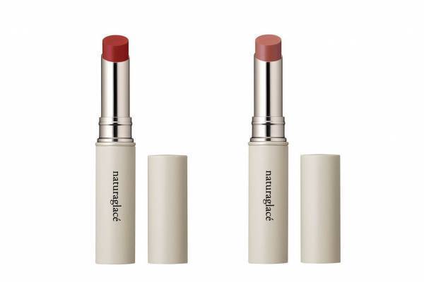 ナチュラグラッセ“ほどよいツヤ感”のセミマットリップ、Tシャツ＆ドレススタイルにおすすめの限定色