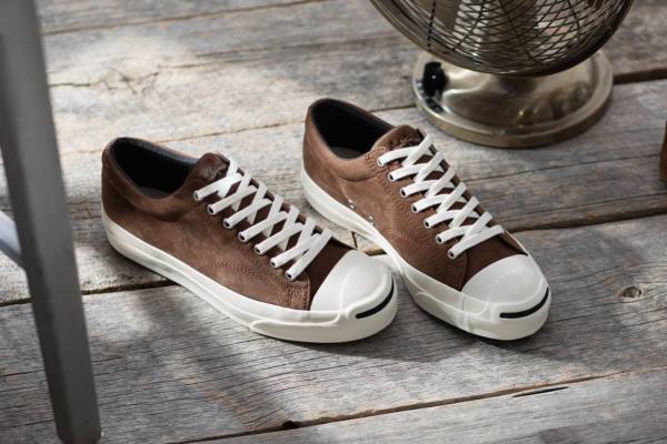 コンバースのスニーカー「ジャックパーセル」ヌバックアッパーの90年代モデルを復刻