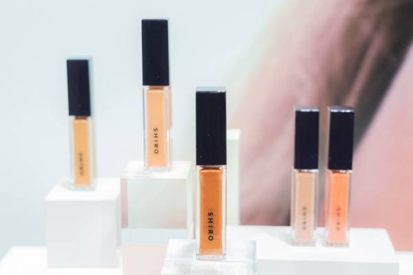 SHIRO“お守りハーブ”カレンデュラ配合のリキッドアイシャドウ&チーク、高いスキンケア効果も