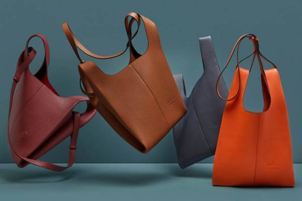 マルベリーの新作レザーバッグ「ポートベロー トート」ブランド初の100％サステナブルなバッグ
