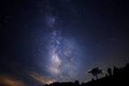 「日本一の星空」長野県阿智村で楽しむナイトツアー、ソファで眺める夏の夜空