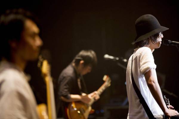 大阪・MOVIX堺で「爆音映画祭」マンウィズやRAD、オアシスらのライブ映像など音楽作品を爆音で