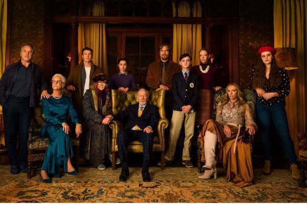 映画『ナイブズ・アウト』ライアン・ジョンソン監督×ダニエル・クレイグ主演の密室殺人ミステリー