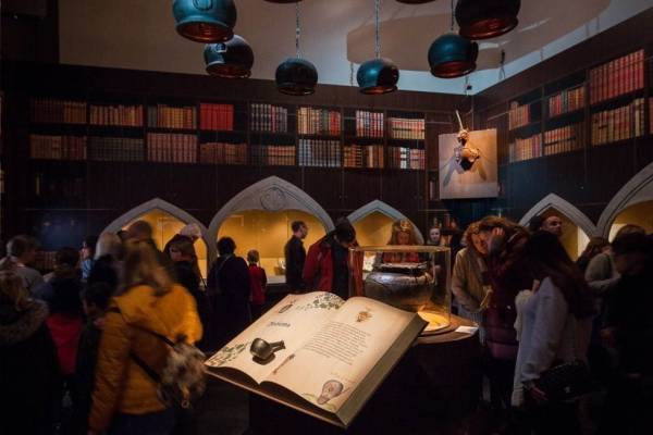 展覧会「ハリー・ポッターと魔法の歴史」東京＆兵庫で開催 - 魔法にまつわる貴重な歴史的資料を展示