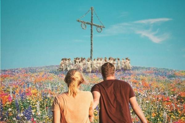 スリラー映画『ミッドサマー』太陽の沈まない村の“恐怖の祝祭”、気鋭監督アリ・アスター新作