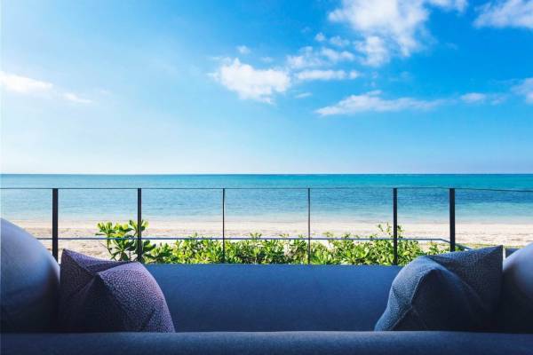 「星のや沖縄」読谷村に開業、全室オーシャンビューの客室や“沖縄×シチリア”のコース料理