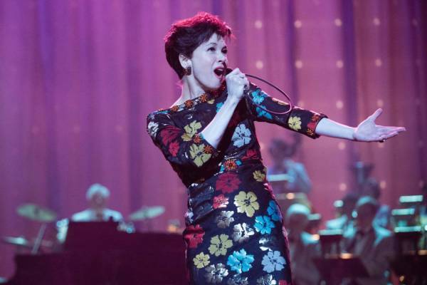 映画『ジュディ 虹の彼方に』レネー・ゼルウィガーが『オズの魔法使』伝説のミュージカル女優に