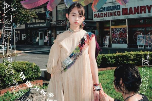 伊藤万理華の展覧会が東京・大阪・名古屋で - 写真や映像・漫画、ファッション＆ダンスで自身を表現