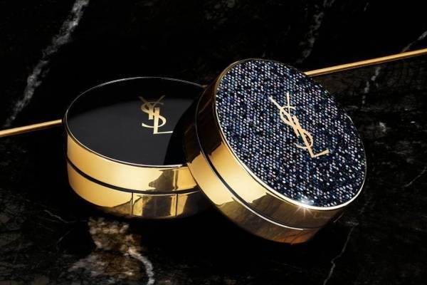 イヴ・サンローランの名品クッションファンデが「スパンコール」デザインに