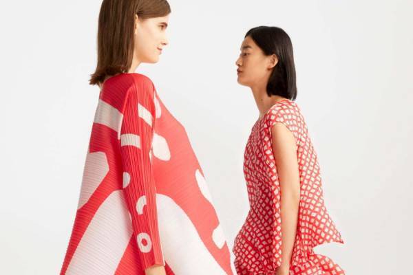 プリーツ プリーズ イッセイ ミヤケ新作、“ポーズ”や“ステップ”などダンスの動きを表現したドレス