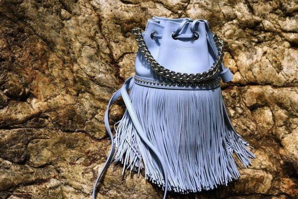 J&M デヴィッドソンの人気巾着バッグ「フリンジ カーニバル」に新色、花柄トートバッグも