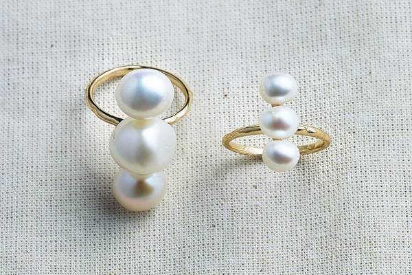 スタージュエリー ガール 春の新作ジュエリー、バロックパールのリングやイニシャルピアスチャーム