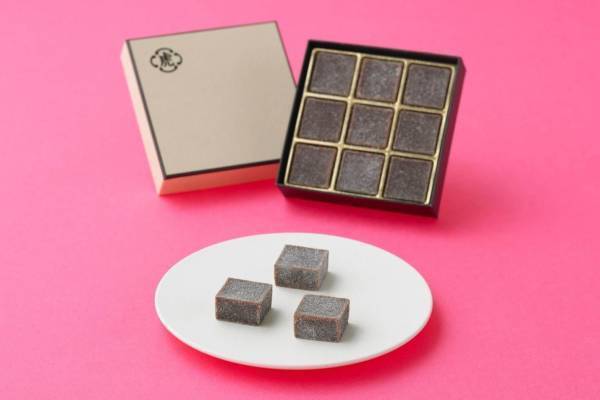 とらやのバレンタイン、ビターチョコ×ラム酒の「羊羹 au ショコラ」やラムレーズン羊羹