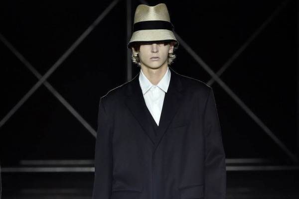 フミト ガンリュウのスーツ - Aラインのチェスターコートやテーラードジャケット、ボンタンパンツも