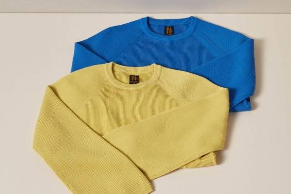 ユナイテッドアローズ×山形ニット「バトナー」ウィメンズセーター、ブルー＆イエローの別注カラーで