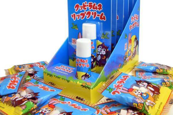 「クッピーラムネ」の限定リップクリームが再発売、パッケージ＆香りを再現