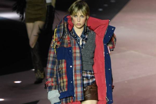 ディースクエアード 2020年秋冬ウィメンズコレクション - ボディコンをカジュアルに着こなすには