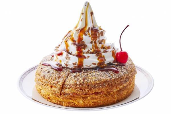 コメダ珈琲店「ベリー黒みつシロノワール」ほかほかデニッシュに黒みつ×ソフトクリーム×苺ジャム