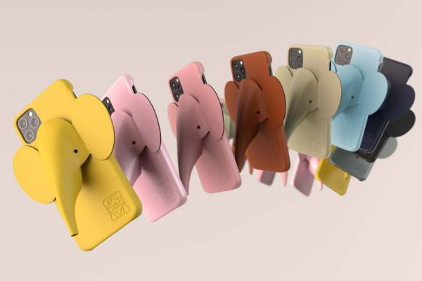 ロエベの新作“ゾウ”スマホカバー、 iPhone用X/XS/11など対応 - 鼻はスマホスタンドに