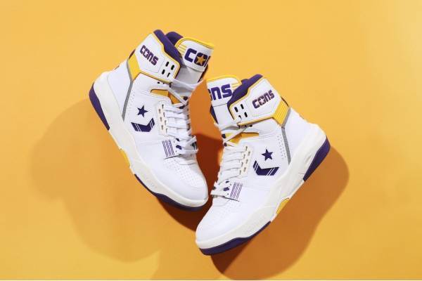 コンバース新作ハイカットスニーカー、独自のソールを搭載したイエロー×パープルのバッシュ