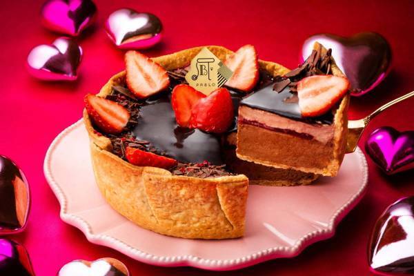 パブロの期間限定“いちご×フランボワーズ”のチョコチーズタルト、4種のショコラを重ねて