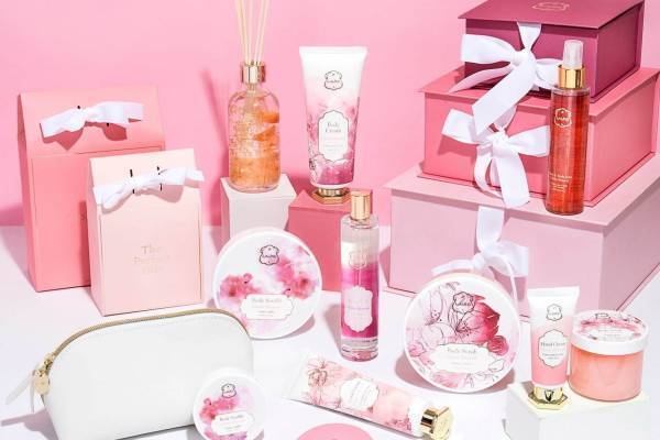 ラリン“桜香る”「チェリーブロッサム」ボディケア、日本限定サクラ色スクラブやハンドクリーム