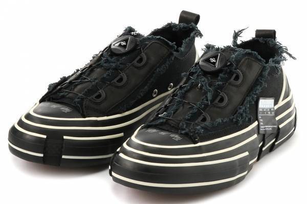 ヨウジヤマモト“ほつれ＆再構築”デザインのスニーカー、歌手ヴァネス・ウーの「Xヴェセル」とコラボ