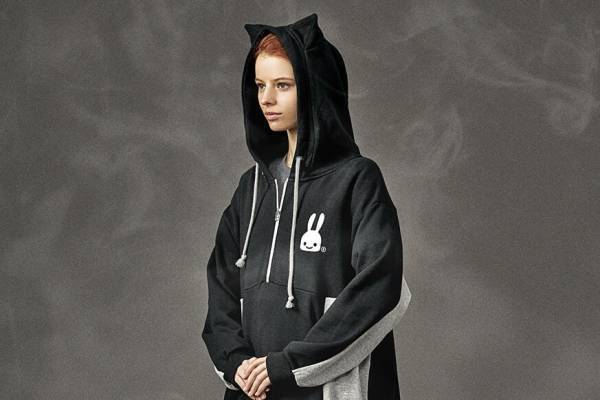 キューン(CUNE) 2020春夏コレクション  - テーマは喪中、皆が知るある人を偲んで