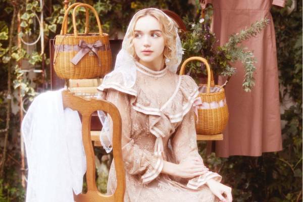 メゾン ド フルール プチローブの1号店がルクア大阪に、限定レースドレスも発売