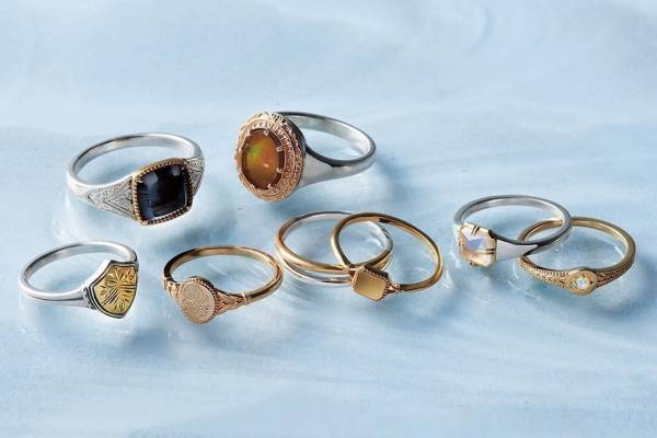 アガット、ヨーロッパ貴族の“お守りジュエリー”「シグネットリング」花言葉を込めた限定セットも