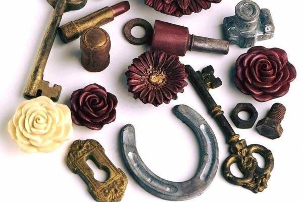 英国発“リアルな工具型チョコレート”が全国に、アンティークキーやスパナがモチーフ