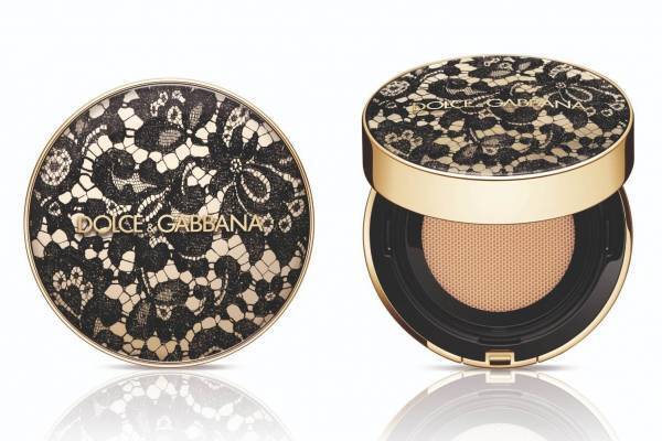 ドルチェ＆ガッバーナ ビューティ“ブラックレース”のクッションファンデ初登場、内側から煌めく肌へ