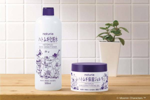 ムーミン×「ナチュリエ ハトムギ化粧水」コラボ、ムーミンや仲間達を描いたハトムギ保湿ジェルも
