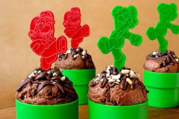 「スーパーマリオ」のブロック＆キノコ型チョコが作れるシリコントレー、土管マフィンカップも