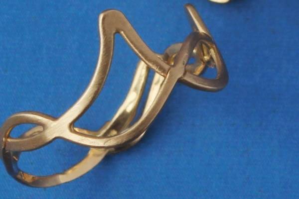 e.m.「ポルトガル」の景色から生まれた“重ねづけ”できるボリュームリング