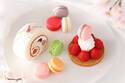 ホテルニューオータニの桜スイーツ、“和の素材”桜ロールケーキや春色マカロンのセット