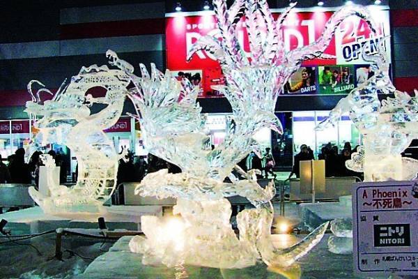 「第71回さっぽろ雪まつり」“雪ミク”やサザエさん並ぶ1.5kmの雪氷像、北海道グルメも販売
