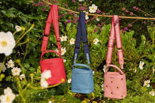 キャス キッドソンの“春色”バケットバッグ＆“カエル”モチーフのポーチやトートバッグ