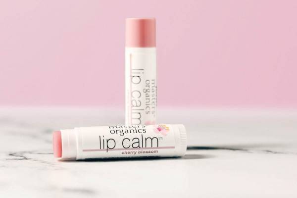ジョンマスターオーガニック“甘酸っぱいチェリーブロッサム”香る春の桜色リップクリーム