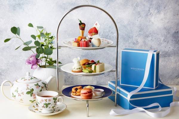 ザ・リッツ・カールトン大阪×ウェッジウッドのアフタヌーンティー、「ワイルド ストロベリー」をイメージ