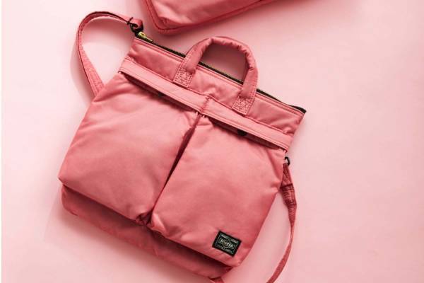 ネクサスセブン×ポーターの“バラ染め”バッグ、生花で染色のナイロンショルダーなど高島屋で
