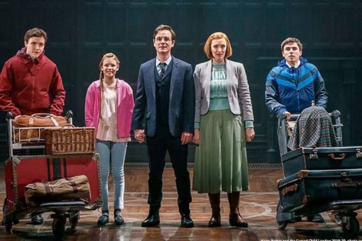 舞台 ハリー ポッターと呪いの子 小説最終巻の19年後を描く 赤坂のハリー ポッター専用劇場で上演 年2月17日 ウーマンエキサイト 1 3