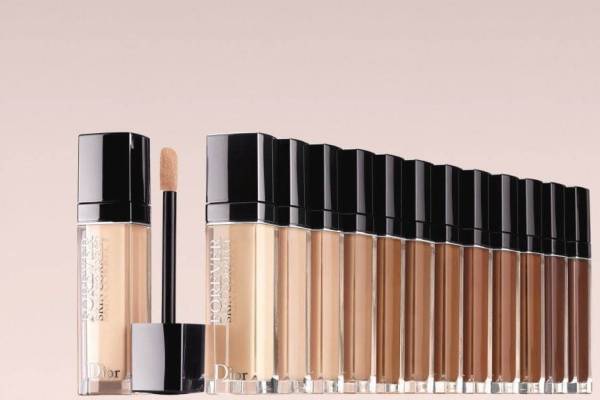 ディオールスキン フォーエヴァーの新コンシーラー、スキンケア効果で使うほどに“毛穴レスな肌に”