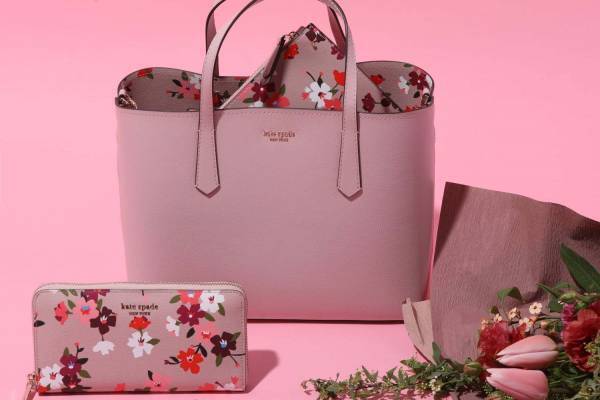 ケイト・スペード、“桜”咲く限定バッグ＆小物「チェリーブロッサム」コレクション