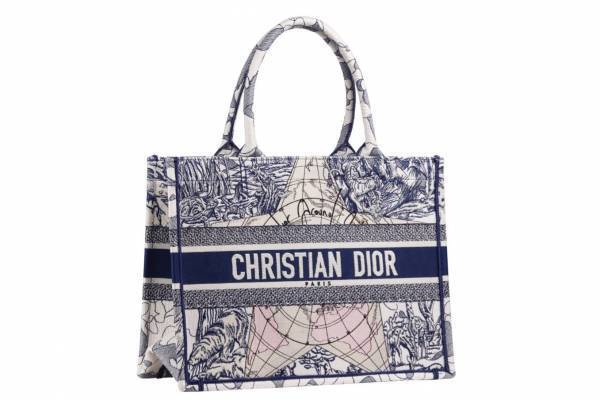 ディオール「ブック トート」スモールバッグに“ホワイト”カムフラージュ＆動物モチーフ、伊勢丹新宿店で