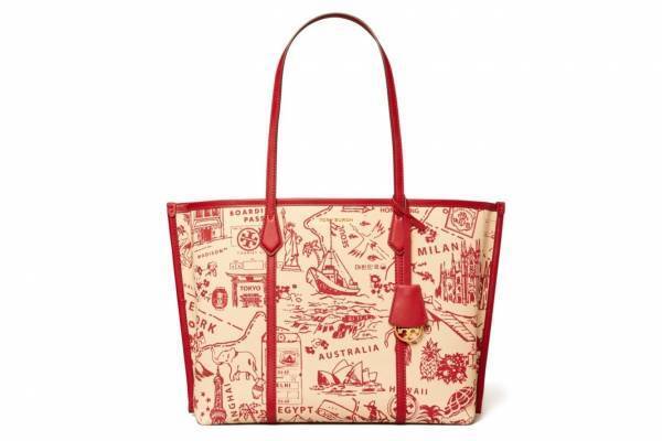 トリー バーチ“ビンテージマップ”着想のトートバッグやバッグパック、パリやミラノの景観をプリント